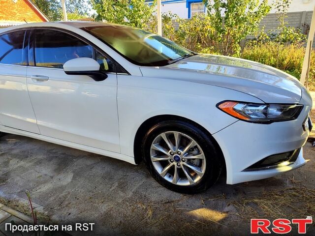 Форд Фьюжн 2016 в Киеве на Automoto.ua Белый Форд Фьюжн, объемом двигателя 2 л и пробегом 172 тыс. км за 13200 $, фото 1 на Automoto.ua