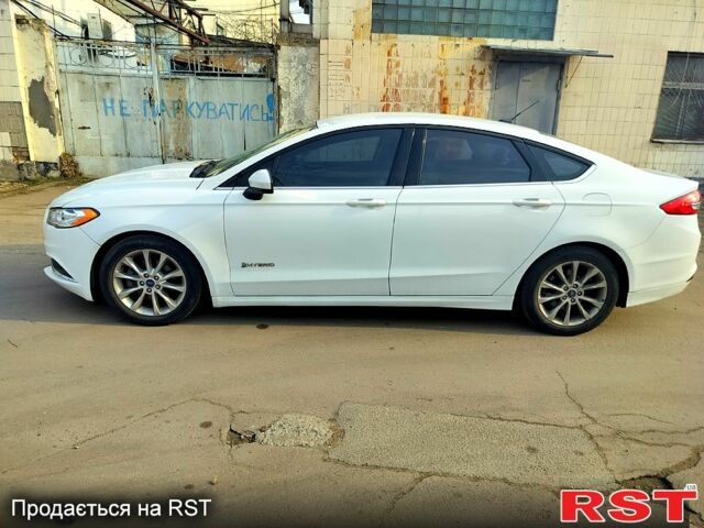 Білий Форд Фьюжен, об'ємом двигуна 2 л та пробігом 172 тис. км за 14800 $, фото 1 на Automoto.ua