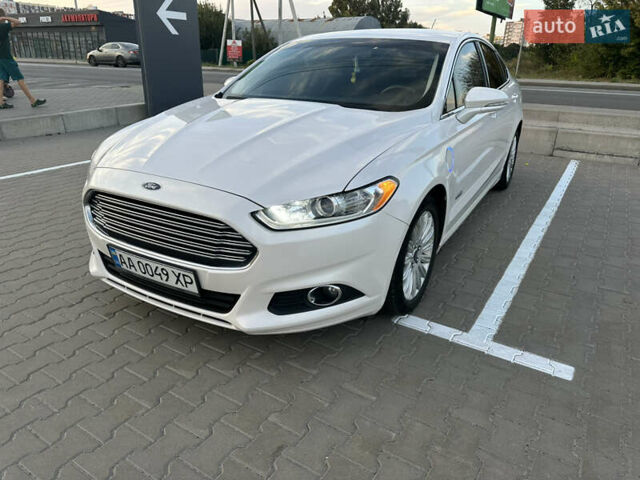 Белый Форд Фьюжн, объемом двигателя 2 л и пробегом 146 тыс. км за 13500 $, фото 1 на Automoto.ua