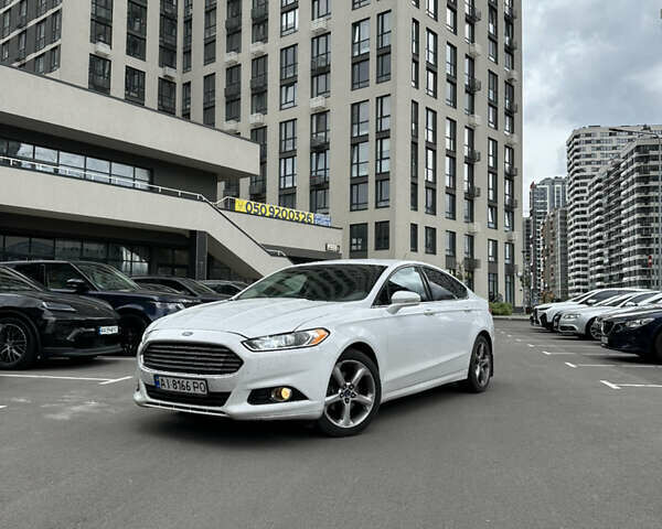 Белый Форд Фьюжн, объемом двигателя 2.49 л и пробегом 206 тыс. км за 10500 $, фото 1 на Automoto.ua