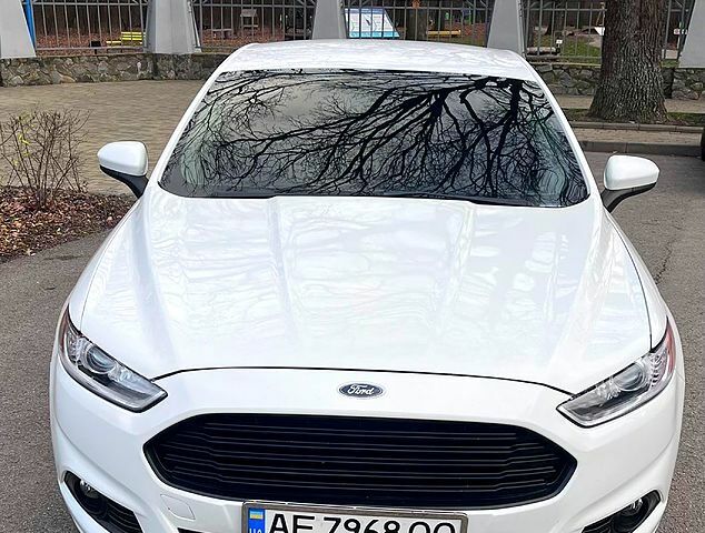 Белый Форд Фьюжн, объемом двигателя 2.5 л и пробегом 192 тыс. км за 12000 $, фото 1 на Automoto.ua