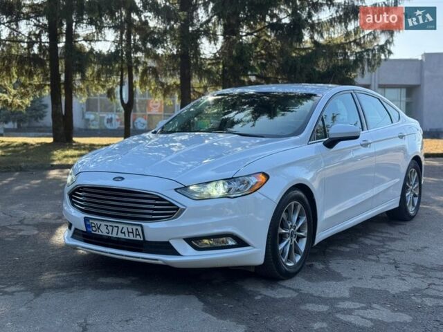 Білий Форд Фьюжен, об'ємом двигуна 1.5 л та пробігом 139 тис. км за 9499 $, фото 1 на Automoto.ua