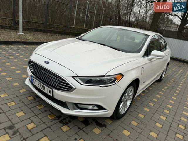 Белый Форд Фьюжн, объемом двигателя 2 л и пробегом 260 тыс. км за 12400 $, фото 1 на Automoto.ua