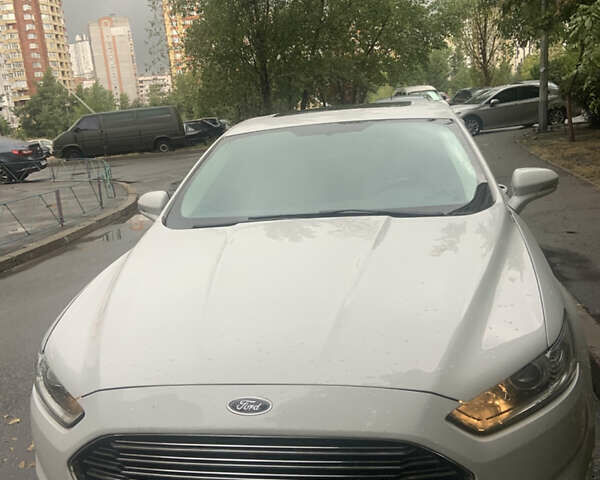 Белый Форд Фьюжн, объемом двигателя 2 л и пробегом 188 тыс. км за 13500 $, фото 1 на Automoto.ua