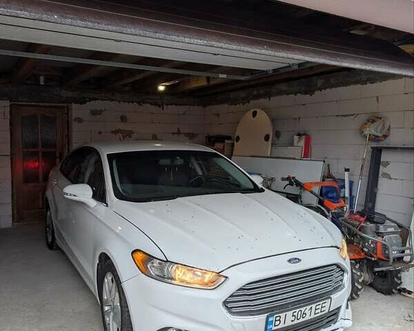 Белый Форд Фьюжн, объемом двигателя 1.5 л и пробегом 135 тыс. км за 8500 $, фото 1 на Automoto.ua