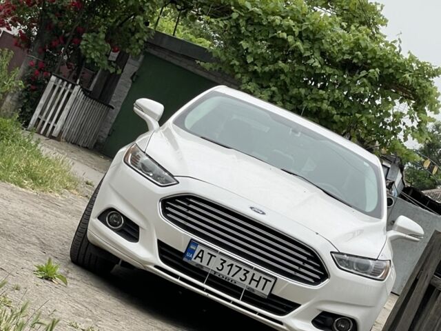 Білий Форд Фьюжен, об'ємом двигуна 2 л та пробігом 150 тис. км за 11300 $, фото 1 на Automoto.ua