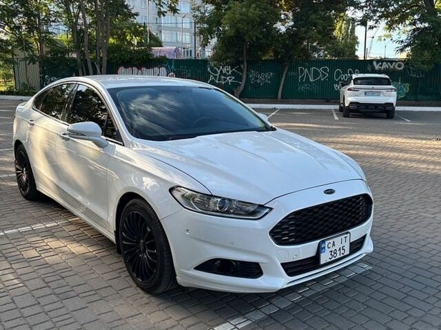 Белый Форд Фьюжн, объемом двигателя 2.5 л и пробегом 139 тыс. км за 12500 $, фото 1 на Automoto.ua