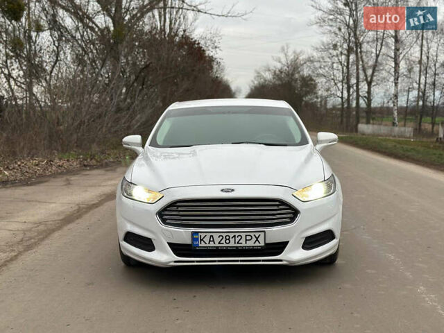 Білий Форд Фьюжен, об'ємом двигуна 2.49 л та пробігом 160 тис. км за 9000 $, фото 1 на Automoto.ua