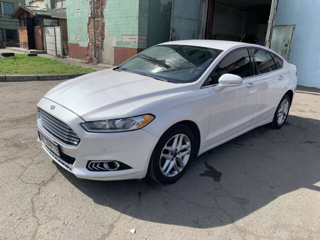 Белый Форд Фьюжн, объемом двигателя 1.5 л и пробегом 135 тыс. км за 10200 $, фото 1 на Automoto.ua