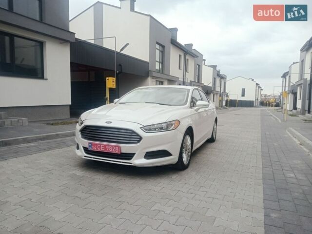 Білий Форд Фьюжен, об'ємом двигуна 2 л та пробігом 160 тис. км за 11900 $, фото 1 на Automoto.ua