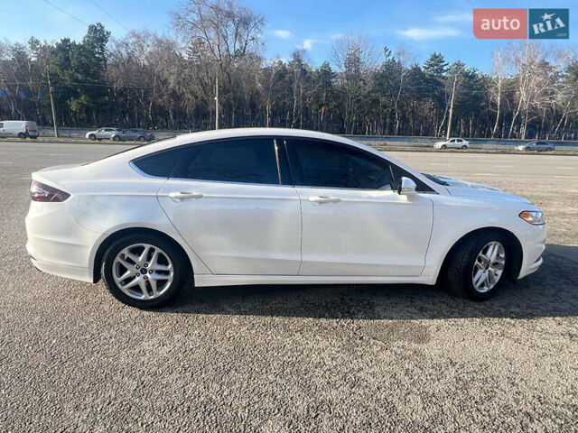 Белый Форд Фьюжн, объемом двигателя 2.5 л и пробегом 116 тыс. км за 11500 $, фото 1 на Automoto.ua