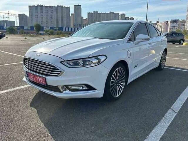 Білий Форд Фьюжен, об'ємом двигуна 2 л та пробігом 115 тис. км за 13500 $, фото 1 на Automoto.ua