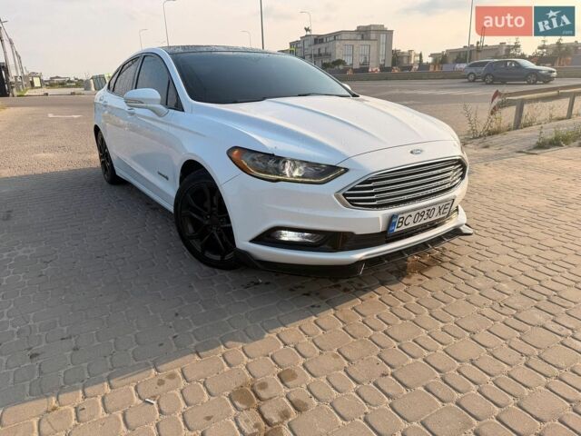 Білий Форд Фьюжен, об'ємом двигуна 2 л та пробігом 188 тис. км за 13500 $, фото 1 на Automoto.ua
