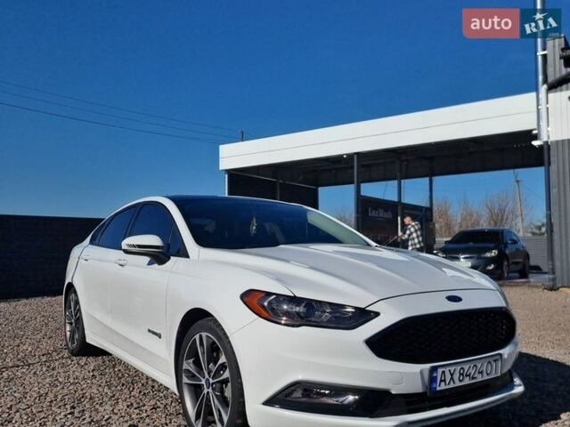 Белый Форд Фьюжн, объемом двигателя 2 л и пробегом 130 тыс. км за 17500 $, фото 1 на Automoto.ua