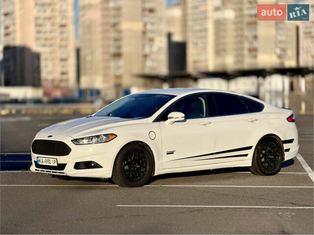 Белый Форд Фьюжн, объемом двигателя 2 л и пробегом 164 тыс. км за 13500 $, фото 1 на Automoto.ua