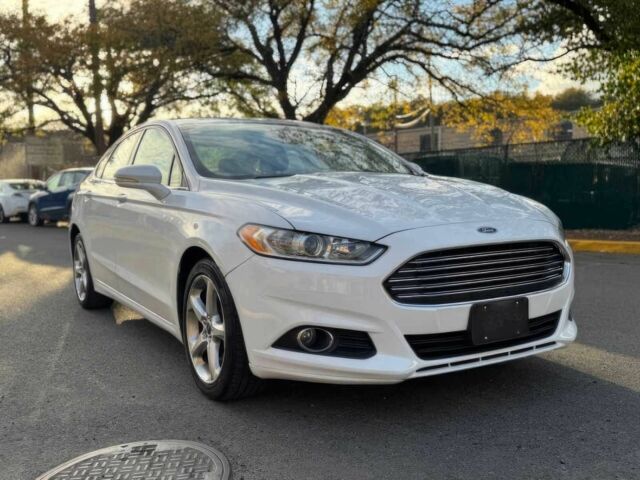 Білий Форд Фьюжен, об'ємом двигуна 2 л та пробігом 77 тис. км за 6200 $, фото 1 на Automoto.ua