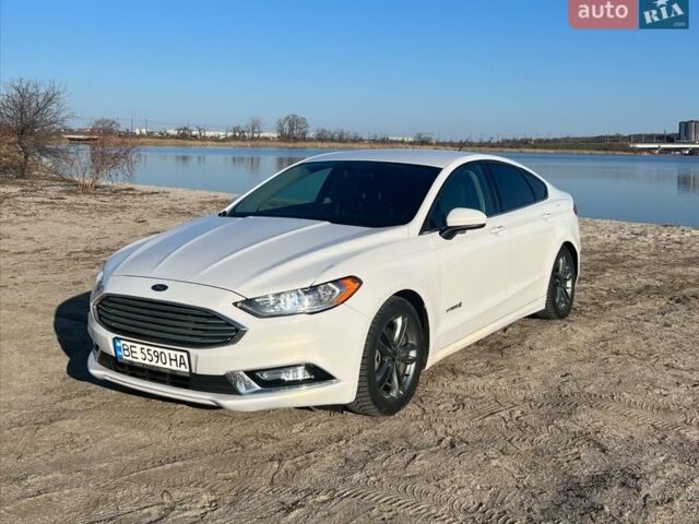 Белый Форд Фьюжн, объемом двигателя 2 л и пробегом 190 тыс. км за 12000 $, фото 1 на Automoto.ua