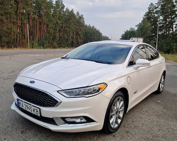 Белый Форд Фьюжн, объемом двигателя 2 л и пробегом 140 тыс. км за 18500 $, фото 1 на Automoto.ua