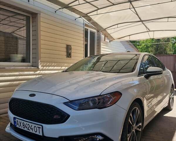Білий Форд Фьюжен, об'ємом двигуна 2 л та пробігом 130 тис. км за 18600 $, фото 1 на Automoto.ua