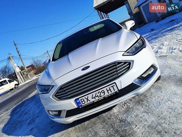 Белый Форд Фьюжн, объемом двигателя 2 л и пробегом 154 тыс. км за 15999 $, фото 1 на Automoto.ua