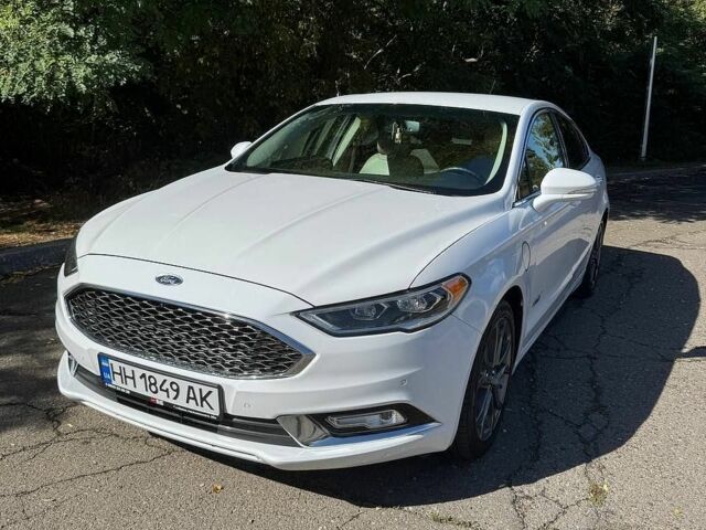 Белый Форд Фьюжн, объемом двигателя 2 л и пробегом 196 тыс. км за 15500 $, фото 1 на Automoto.ua