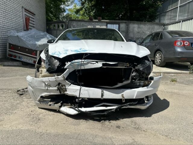 Білий Форд Фьюжен, об'ємом двигуна 2.5 л та пробігом 221 тис. км за 6039 $, фото 1 на Automoto.ua