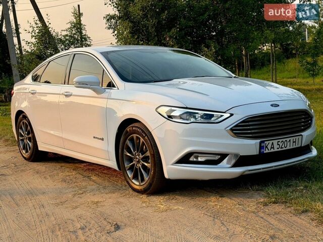 Белый Форд Фьюжн, объемом двигателя 2 л и пробегом 144 тыс. км за 16500 $, фото 1 на Automoto.ua