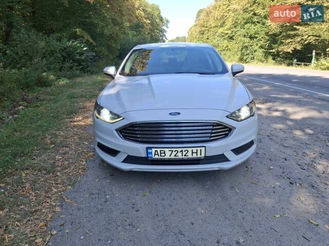 Белый Форд Фьюжн, объемом двигателя 2.5 л и пробегом 105 тыс. км за 13100 $, фото 1 на Automoto.ua