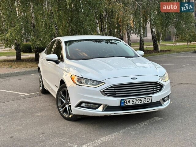 Білий Форд Фьюжен, об'ємом двигуна 2 л та пробігом 53 тис. км за 17900 $, фото 1 на Automoto.ua
