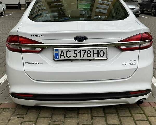 Белый Форд Фьюжн, объемом двигателя 2 л и пробегом 142 тыс. км за 14000 $, фото 1 на Automoto.ua