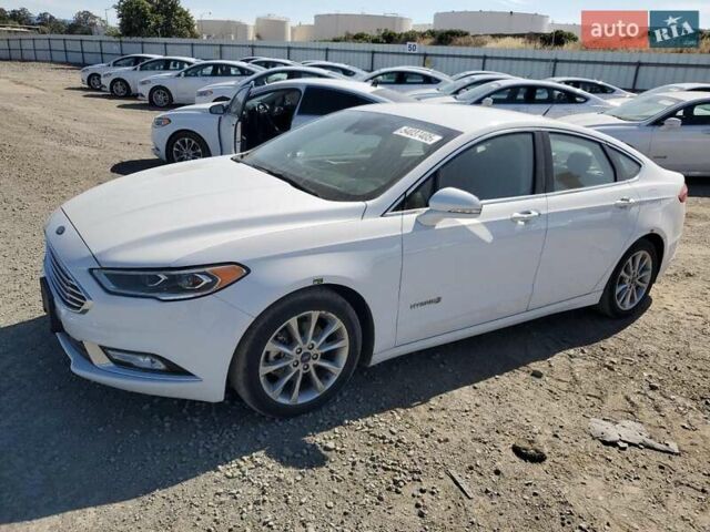 Белый Форд Фьюжн, объемом двигателя 2 л и пробегом 67 тыс. км за 2600 $, фото 1 на Automoto.ua