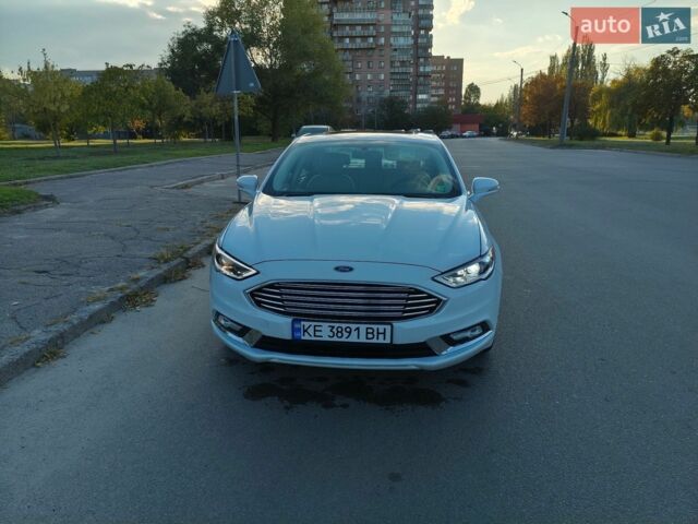 Белый Форд Фьюжн, объемом двигателя 2 л и пробегом 190 тыс. км за 15000 $, фото 1 на Automoto.ua