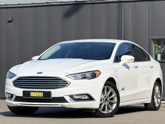 Белый Форд Фьюжн, объемом двигателя 2 л и пробегом 182 тыс. км за 15650 $, фото 1 на Automoto.ua