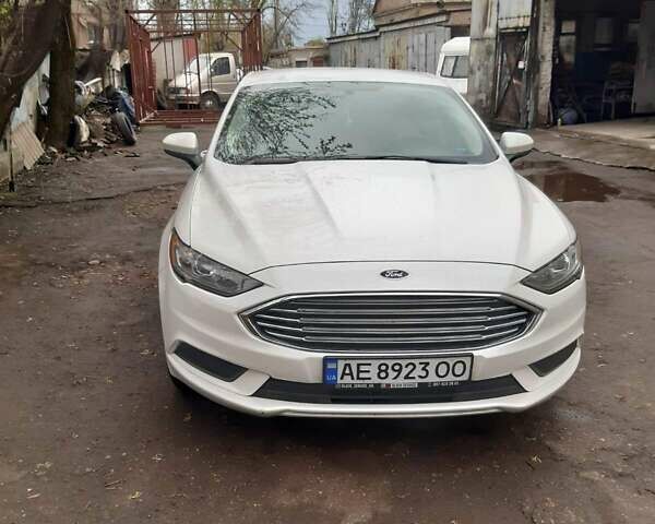 Белый Форд Фьюжн, объемом двигателя 1.5 л и пробегом 100 тыс. км за 12500 $, фото 1 на Automoto.ua