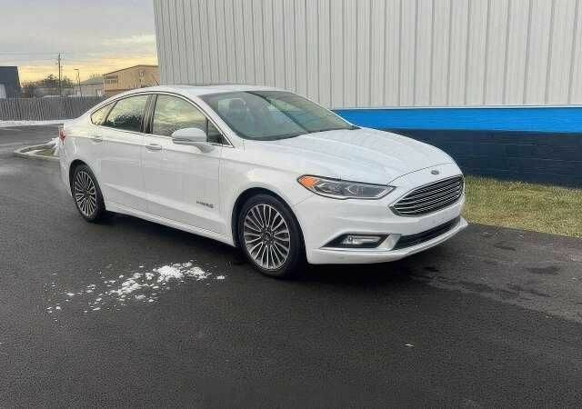 Білий Форд Фьюжен, об'ємом двигуна 2 л та пробігом 89 тис. км за 4400 $, фото 1 на Automoto.ua