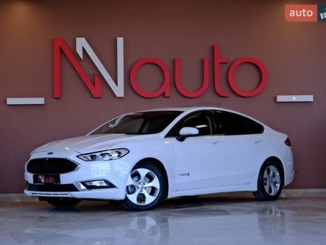 Білий Форд Фьюжен, об'ємом двигуна 2 л та пробігом 176 тис. км за 14500 $, фото 1 на Automoto.ua