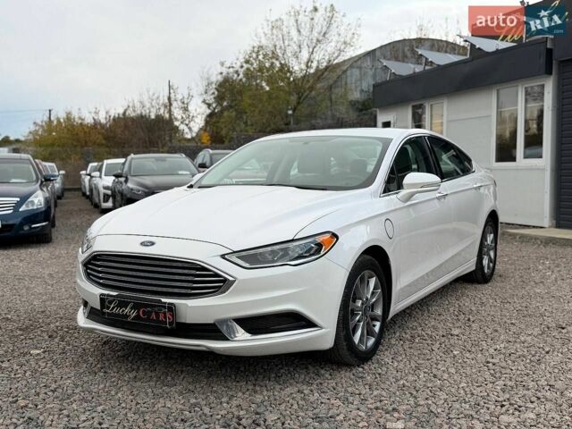 Білий Форд Фьюжен, об'ємом двигуна 2 л та пробігом 185 тис. км за 16500 $, фото 1 на Automoto.ua