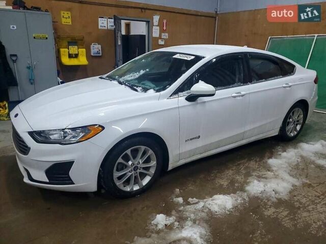 Белый Форд Фьюжн, объемом двигателя 2 л и пробегом 82 тыс. км за 3800 $, фото 1 на Automoto.ua
