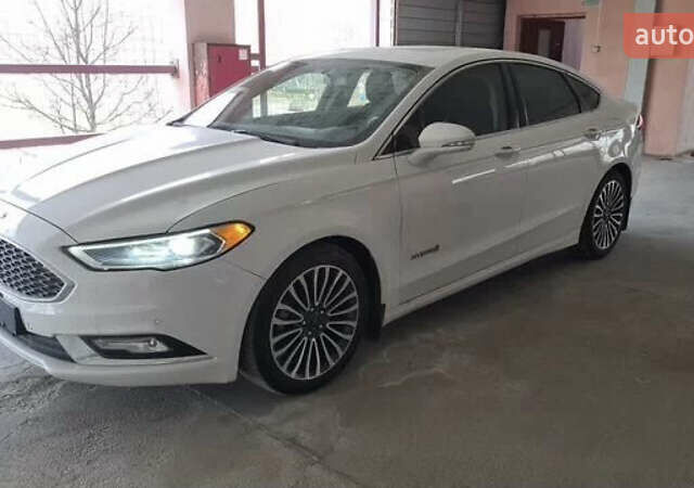 Білий Форд Фьюжен, об'ємом двигуна 2 л та пробігом 157 тис. км за 16500 $, фото 1 на Automoto.ua