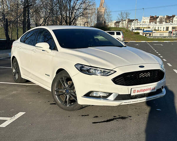 Белый Форд Фьюжн, объемом двигателя 2 л и пробегом 55 тыс. км за 14400 $, фото 1 на Automoto.ua
