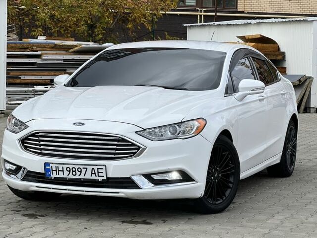 Білий Форд Фьюжен, об'ємом двигуна 2 л та пробігом 215 тис. км за 14000 $, фото 1 на Automoto.ua