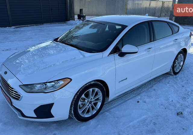 Білий Форд Фьюжен, об'ємом двигуна 0 л та пробігом 199 тис. км за 13100 $, фото 1 на Automoto.ua