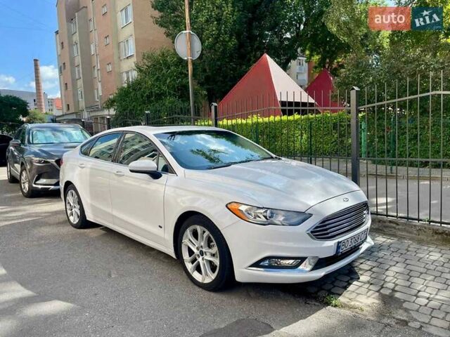 Белый Форд Фьюжн, объемом двигателя 1.5 л и пробегом 75 тыс. км за 12000 $, фото 1 на Automoto.ua