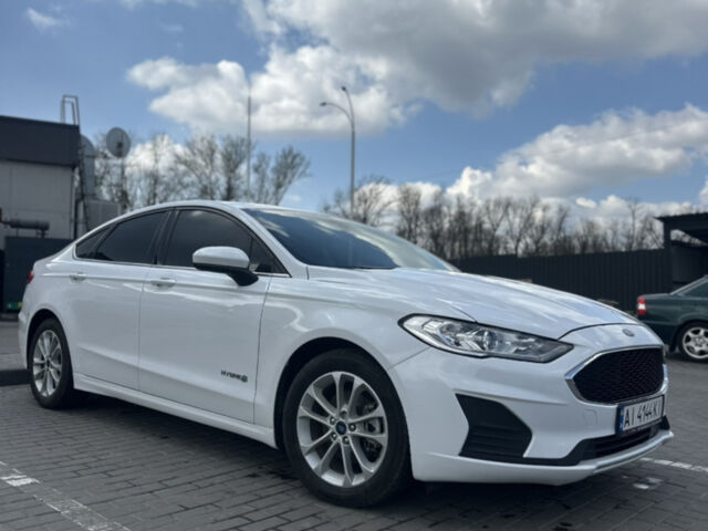Белый Форд Фьюжн, объемом двигателя 2 л и пробегом 130 тыс. км за 14400 $, фото 1 на Automoto.ua