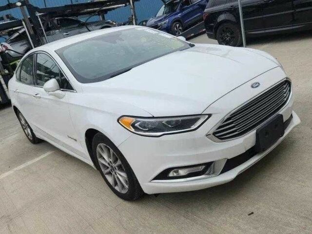 Білий Форд Фьюжен, об'ємом двигуна 2 л та пробігом 157 тис. км за 12000 $, фото 1 на Automoto.ua