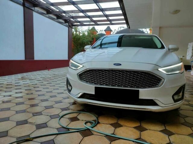 Форд Фьюжн 2018 в Одессе на Automoto.ua Белый Форд Фьюжн, объемом двигателя 2 л и пробегом 140 тыс. км за 16500 $, фото 1 на Automoto.ua