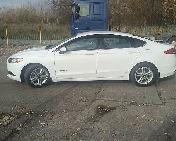 Белый Форд Фьюжн, объемом двигателя 2 л и пробегом 105 тыс. км за 16000 $, фото 1 на Automoto.ua