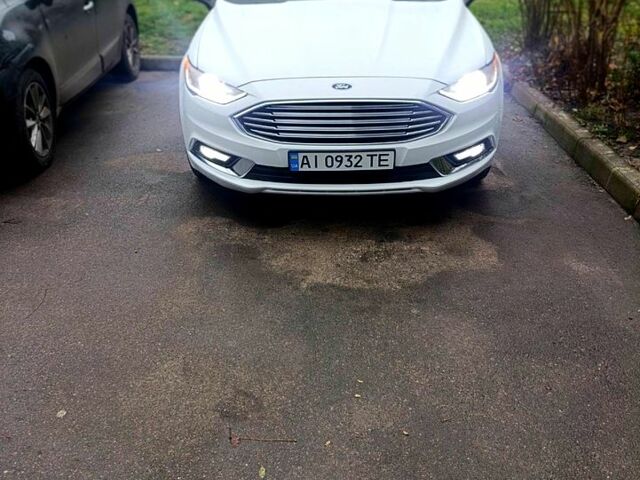 Белый Форд Фьюжн, объемом двигателя 2 л и пробегом 130 тыс. км за 16850 $, фото 1 на Automoto.ua