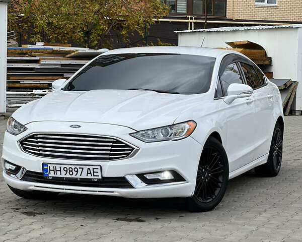 Форд Фьюжн 2018 в Одессе на Automoto.ua Белый Форд Фьюжн, объемом двигателя 2 л и пробегом 215 тыс. км за 14000 $, фото 1 на Automoto.ua