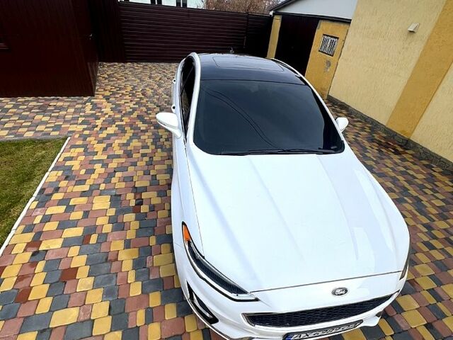 Белый Форд Фьюжн, объемом двигателя 2 л и пробегом 148 тыс. км за 13500 $, фото 1 на Automoto.ua